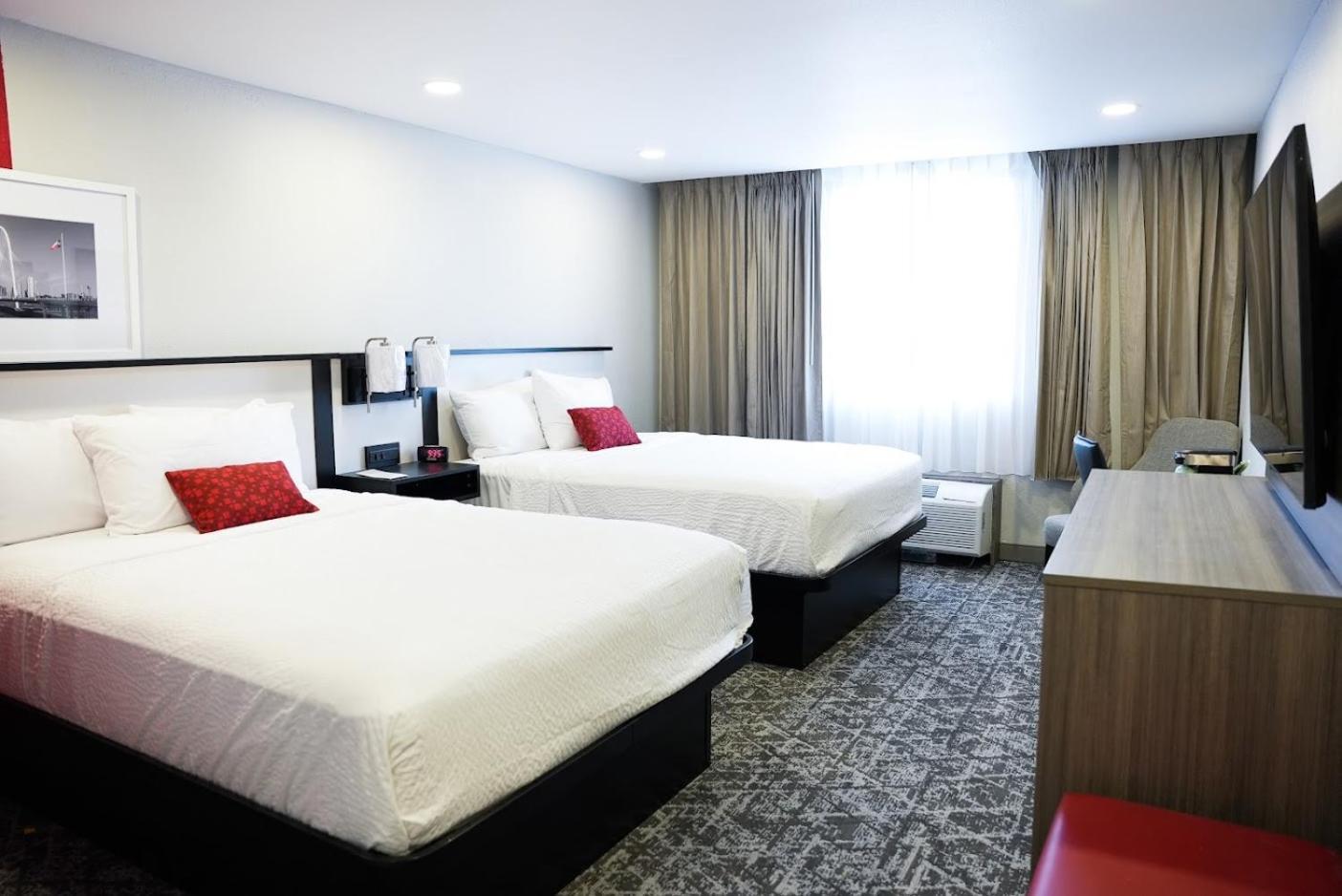 Ramada By Wyndham Dfw Airport Hotel Irving Exterior foto